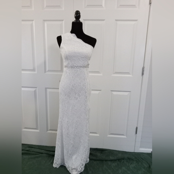 SPEECHLESS Iridescent White Lace w/1 Shoulder & Bead Work Around Wa… - Picture 2 of 15